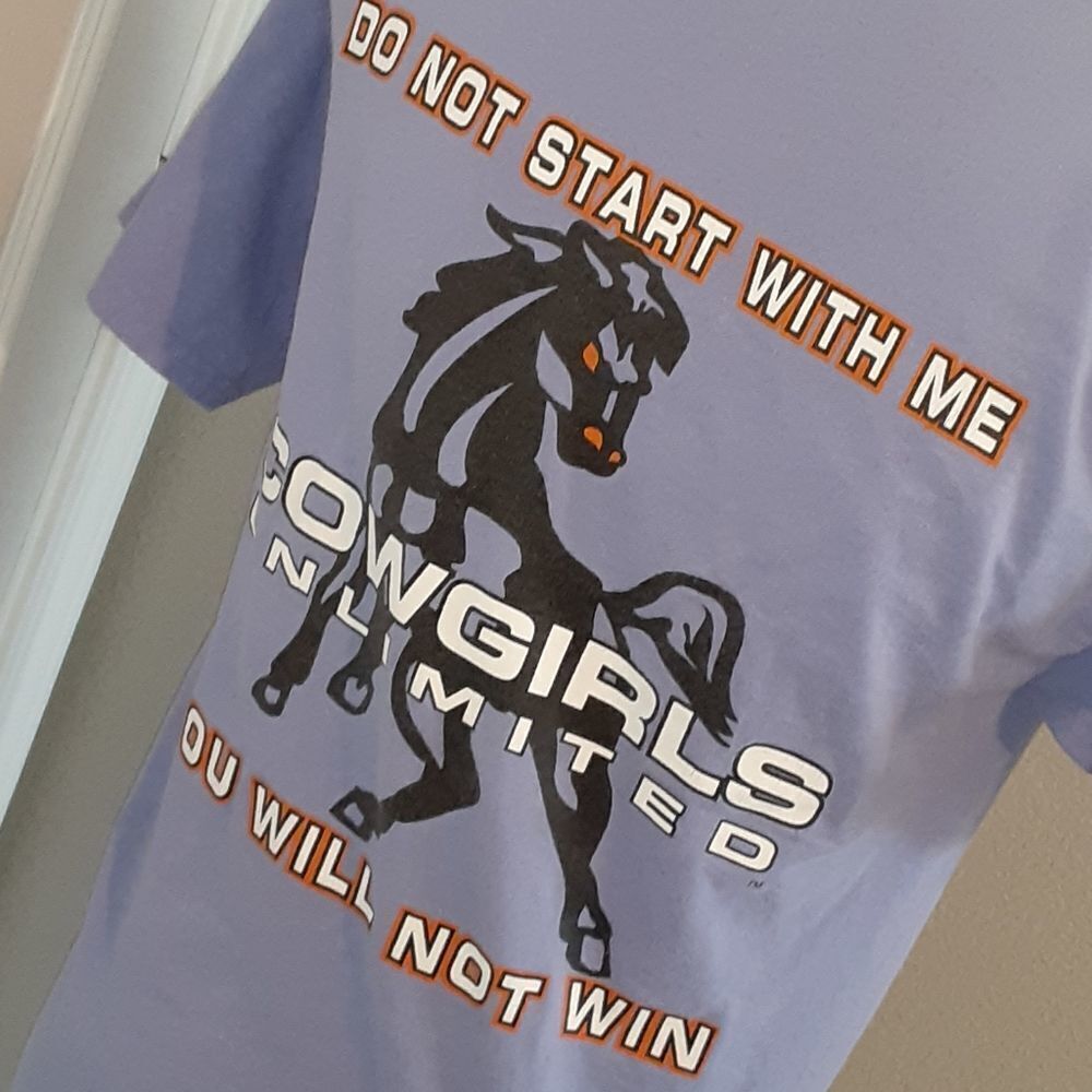 𝅺COWGIRLS Unlimited Purple Horse T Shirt - Picture 6 of 9